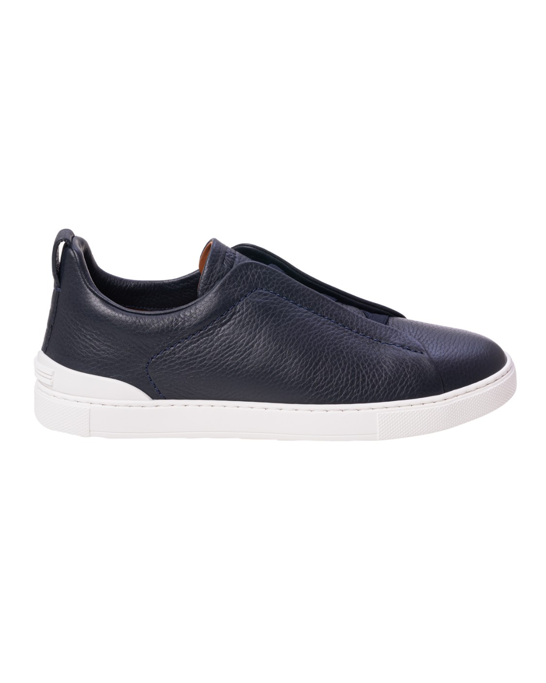 shop ZEGNA Saldi Sneakers: Zegna sneakers Low Top Triple Stitch™ in pelle di cervo.
Tre elastici incrociati sulla tomaia.
Logo XXX sul tallone.
Fodera in pelle.
Suola in gomma.
Con sacchetto coordinato.
Composizione: 100% pelle di cervo.
Made in Italy.. LHCV0 S4667Z-412 number 9485